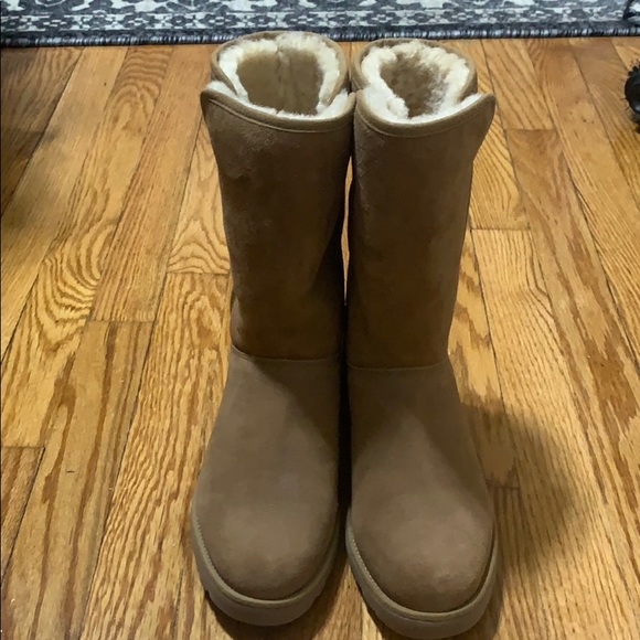 Ugg’s - Picture 2 of 5